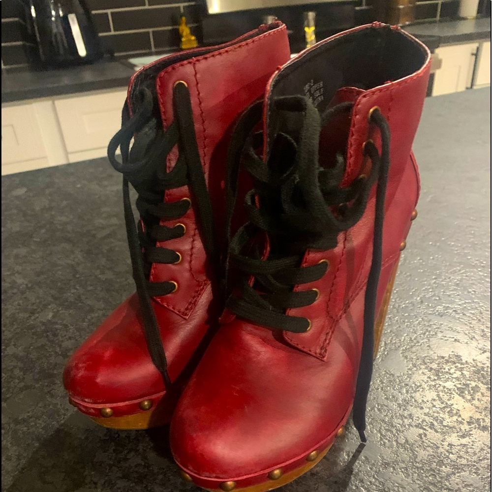 Woodies by Jeffrey Campbell red leather